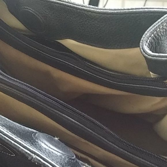 Tignanello black leather shoulder bag - Picture 6 of 9